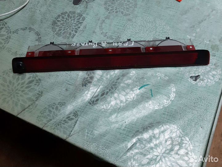 Стоп сигнал В крышку багажника Suzuki Grand Vitara