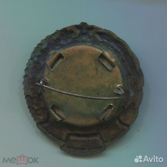 Знаки Ленин и Сталин