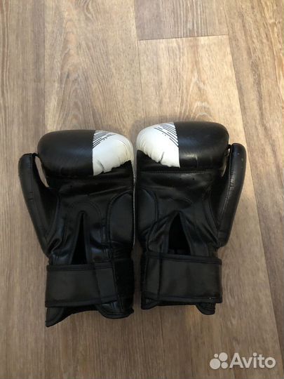 Боксерские перчатки demix