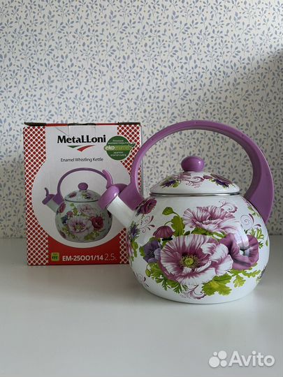 Чайник эмалированный со свистком