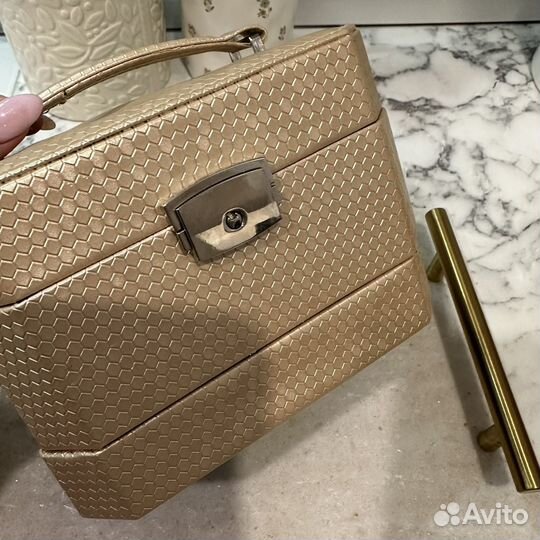 Шкатулка для украшений