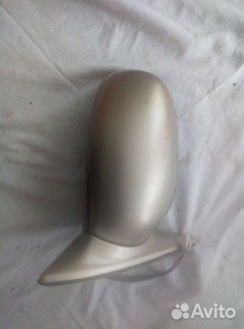 Продам правое зеркало на тойота Карина т190