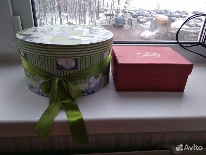 Подарочная коробка