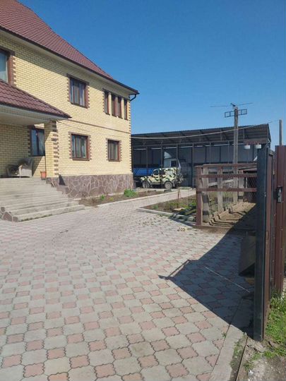 Коттедж 300 м² на участке 18 сот.