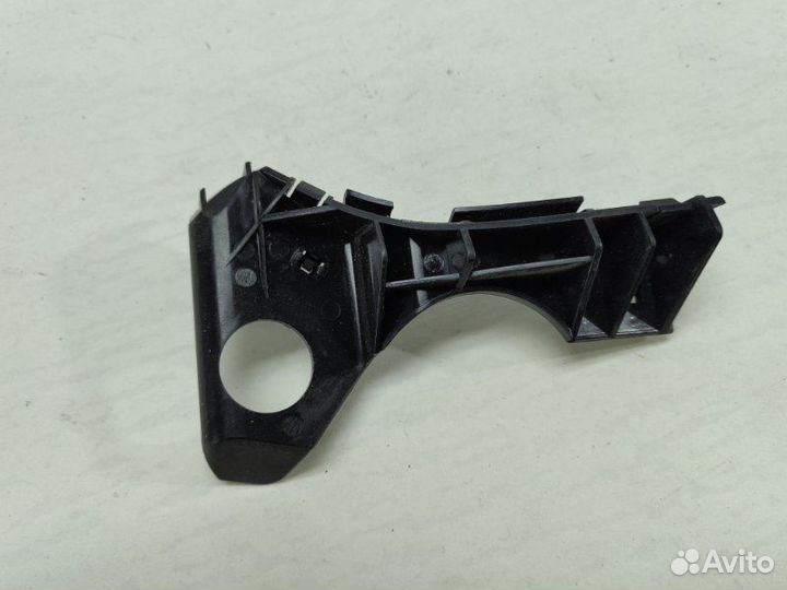 Крепление бампера переднее левое Toyota Corolla