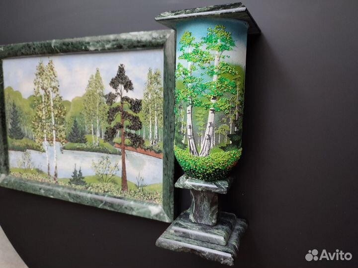 Картина и ваза из натурального камня