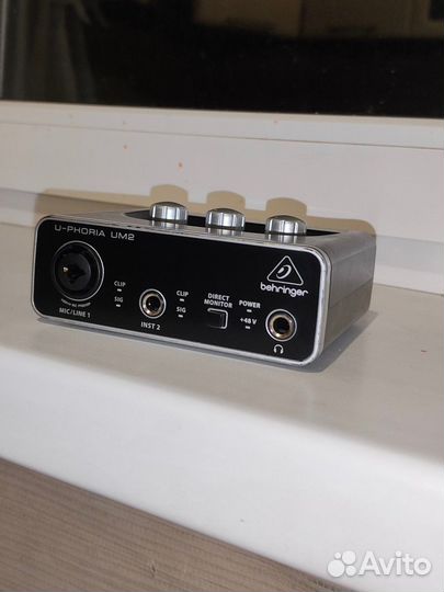 Внешняя звуковая карта behringer u-phoria UM-2