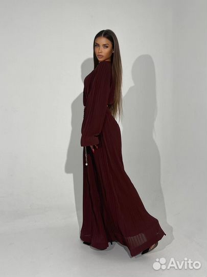 Очаровательное платье ‘zhadi’