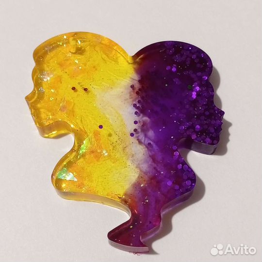 Брелок из эпоксидной смолы