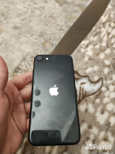 iPhone SE, 128 ГБ