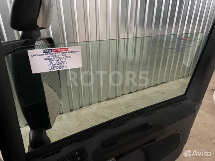 Стекло двери передней правой Scania P 5 2008