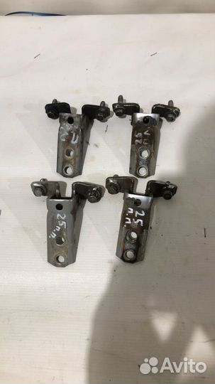 Петля дверная mitsubishi lancer 9 1.6 МКПП