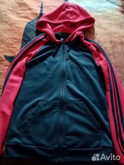 Спортивные костюмы, 2 пары