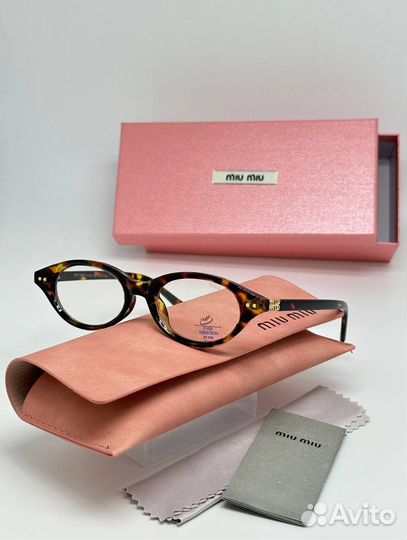 Солнцезащитные очки miu miu