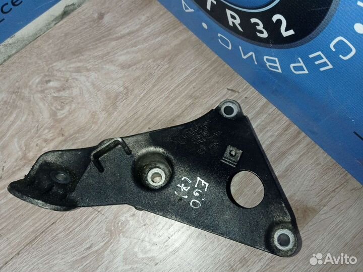 Кронштейн двс на BMW 5 Е60 n47