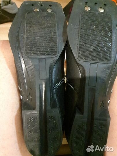 Продам лыжные ботинки размеры 34,36,38