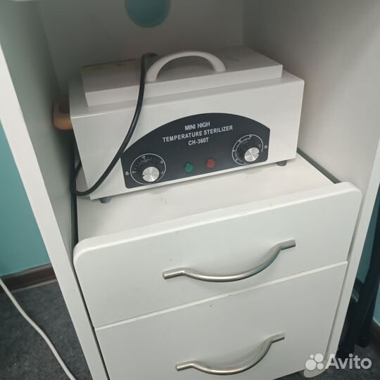 Тележка косметолог ческая, этажерка