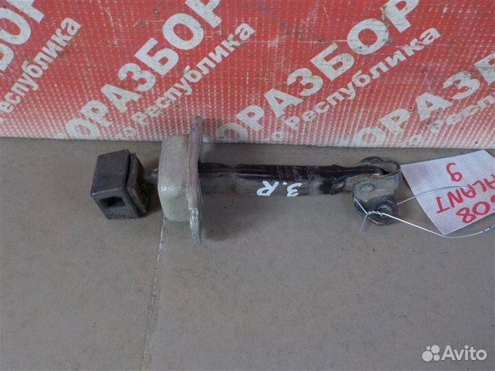 Ограничитель двери задний правый Mitsubishi Galant