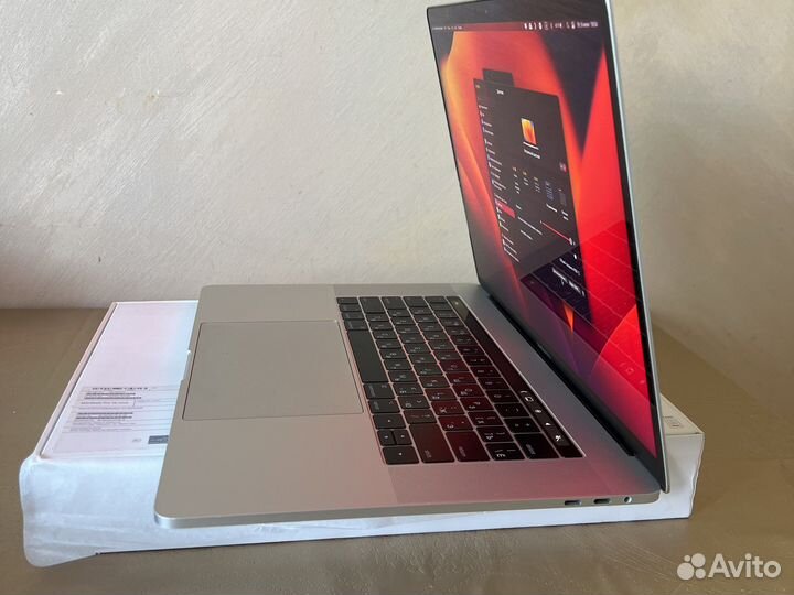 Apple MacBook Pro 15, A1707, 512 gb, radeon 560