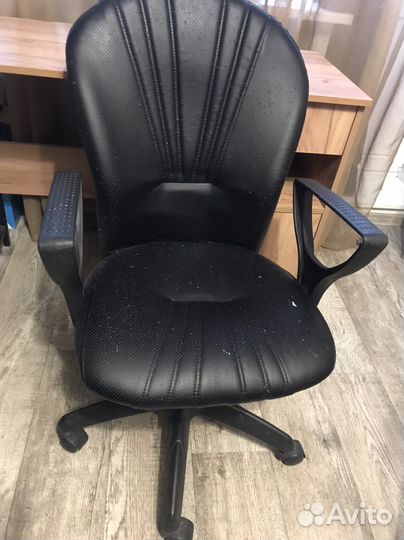 Письменный стол и кресла