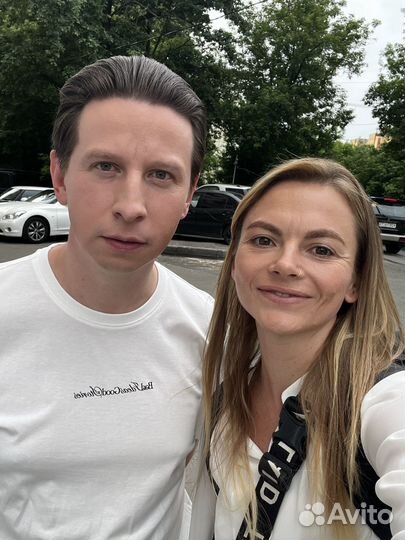 Актер, помощник режиссера, диджей