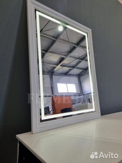 Зеркало с подсветкой