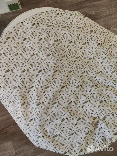 Простынь на резинке на детскую круглую кровать