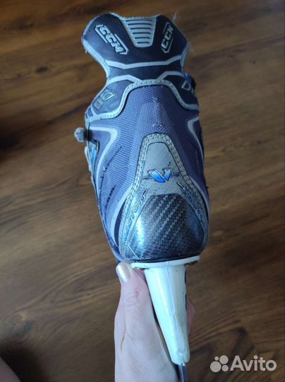 Хоккейные коньки ccm 40 размер