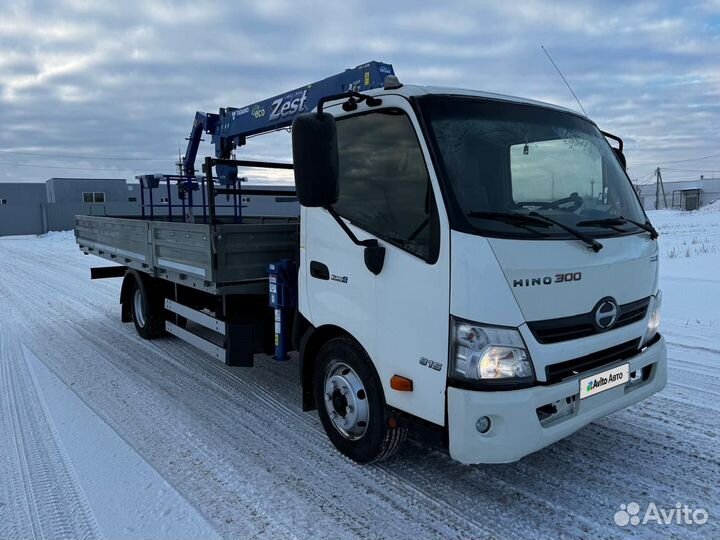 Бортовой грузовик Hino 300 (Dutro) с КМУ Tadano, 2015