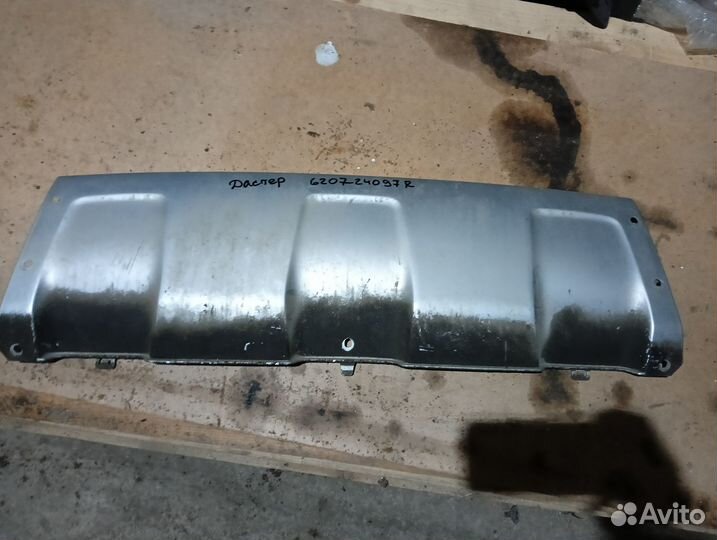 Накладка на бампер Renault Duster 1 620724097R