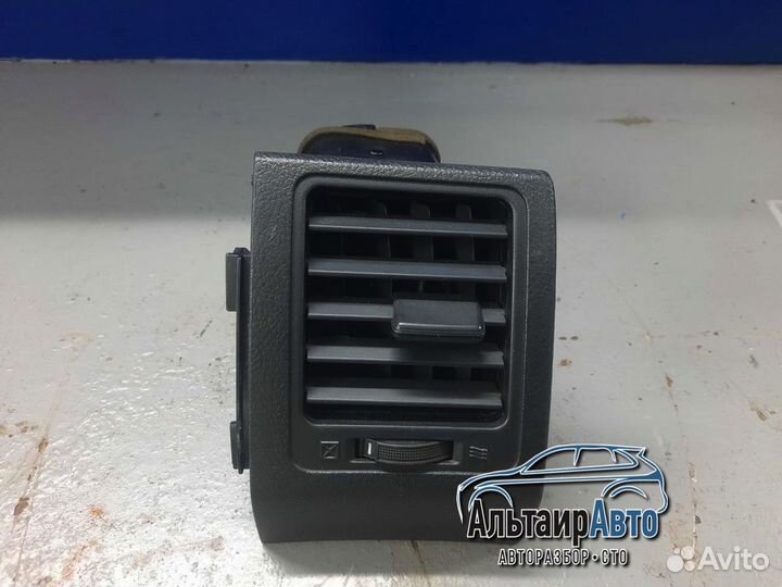 Дефлектор печки правый верхний Toyota Corolla E150