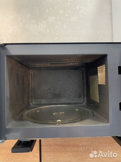 Микроволновка bork W521