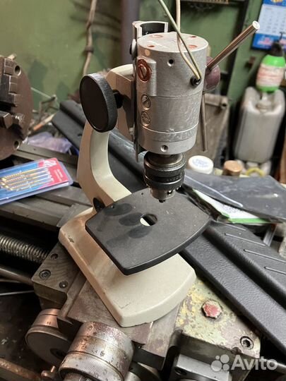 Мини дрель на базе микроскопа