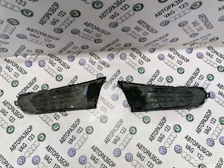 Решетка переднего бампера Фольксваген Поло 5