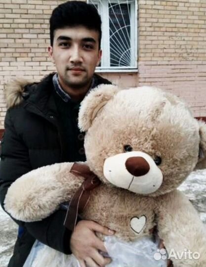 Большой плюшевый мишка