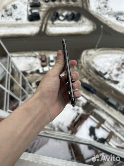 iPhone X, 64 ГБ