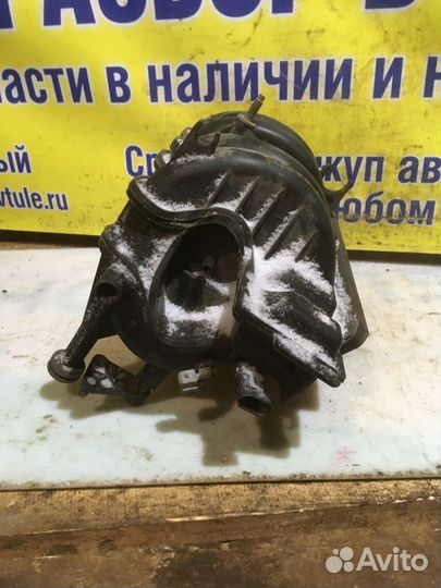 Коллектор впускной Renault Sandero