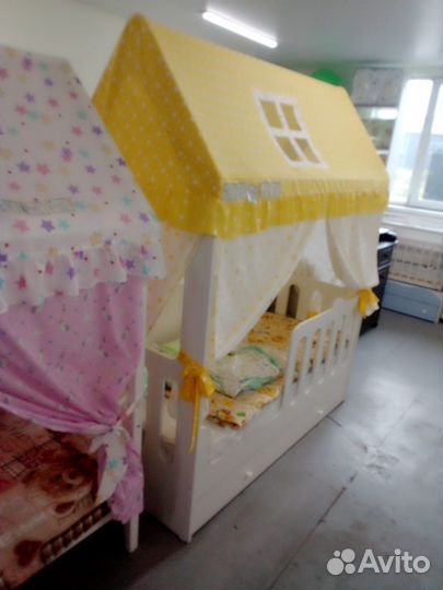Кроватка детская Домик 1600-800