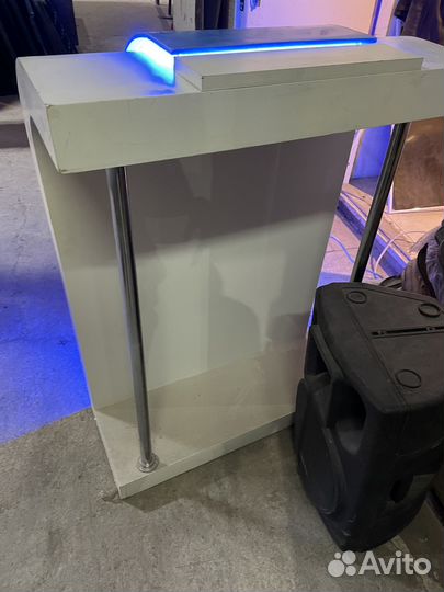 Информационная стойка