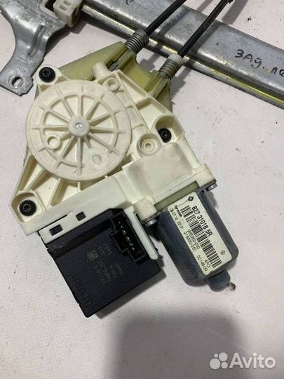 Стеклоподъемник задний левый Renault Fluence