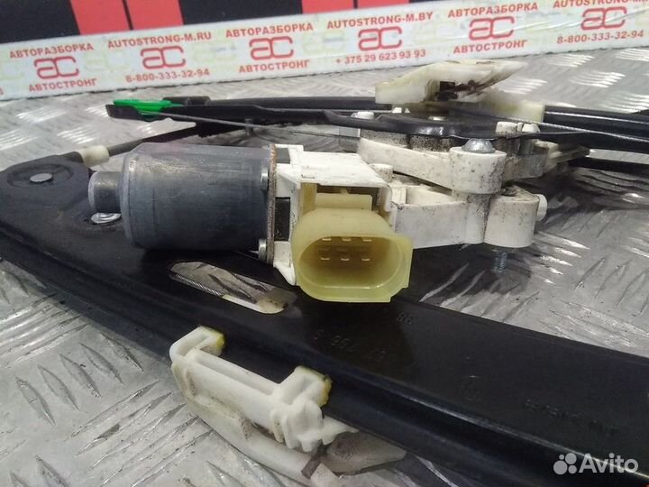Стеклоподъемник передний правый BMW 1 51337138466