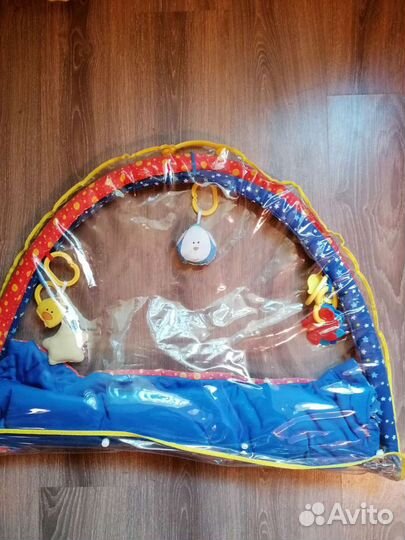 Игровой развивающий коврик