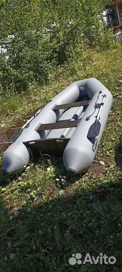 Лодка Skiff 290 килевая