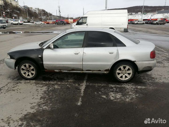 Audi A4 1.8 МТ, 1996, 446 256 км