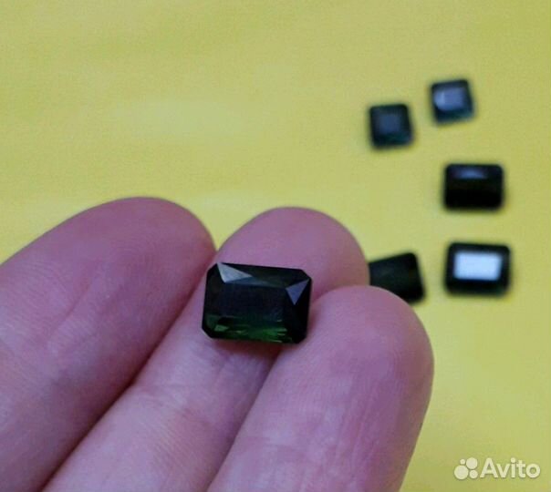 Зеленый турмалин