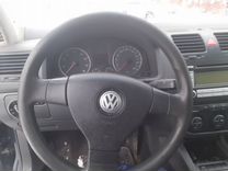 Volkswagen Golf 1.6 MT, 2006, битый, 223 000 км, с пробегом, цена 365 000 руб.