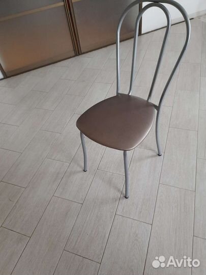 Кухонные стулья, Стол и 4 табуретки