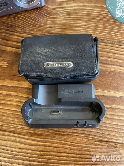 Компактный фотоаппарат Casio Exilim EX-S500