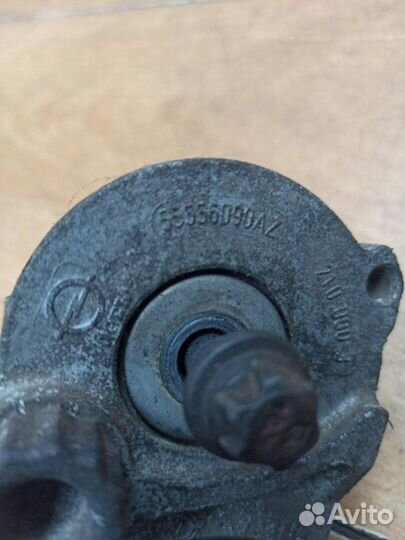 Натяжной ролик приводного ремня Opel Zafira B