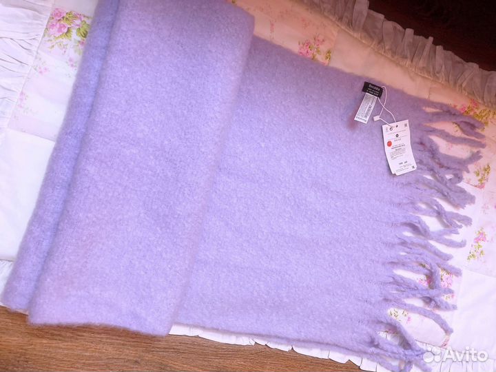 Bershka Новый шарф с этикетками